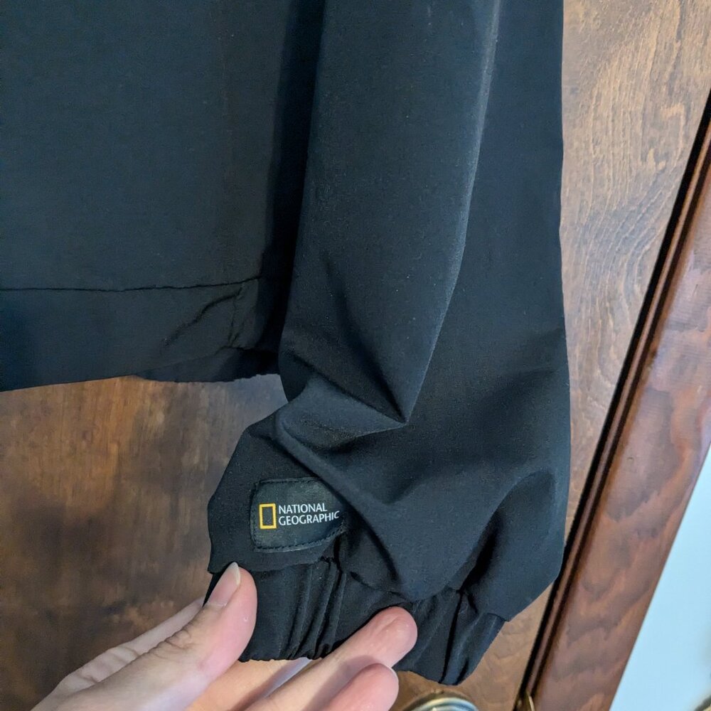 National Geographic Hoodie View 3